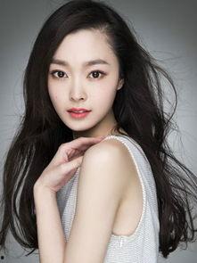 黄莉莉个人资料,才华横溢的艺术家，人生轨迹与成就概览